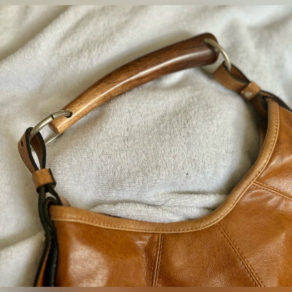 Vintage Early 2000’s hand bag from Express. Cute wooden handle detail. - Picture 3 of 13
